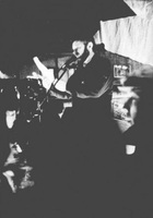 František Zeman promlouvá na první litomyšlské organizované demonstraci, která se uskutečnila 23. listopadu 1989.